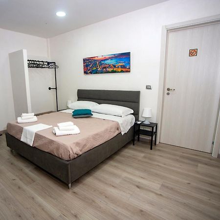 Na City Rooms Napoli Esterno foto