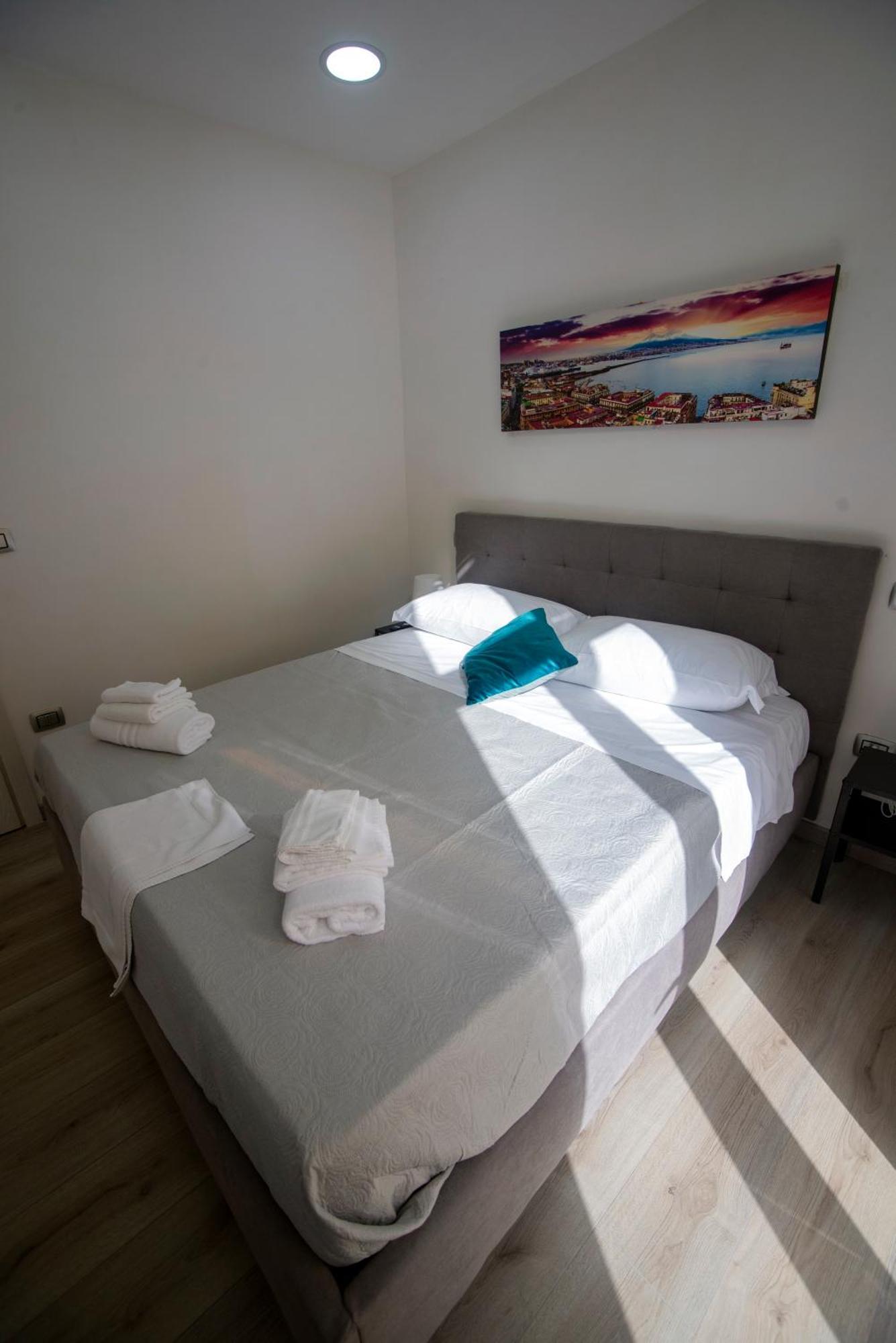 Na City Rooms Napoli Esterno foto