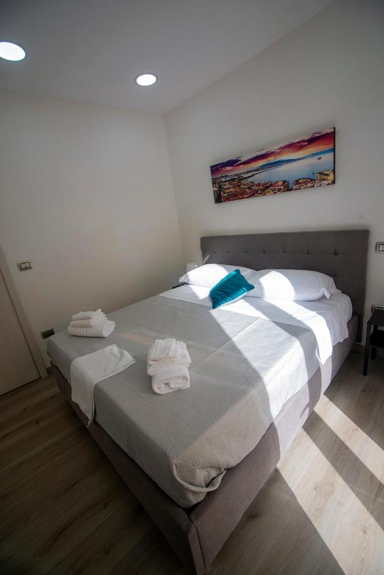 Na City Rooms Napoli Esterno foto
