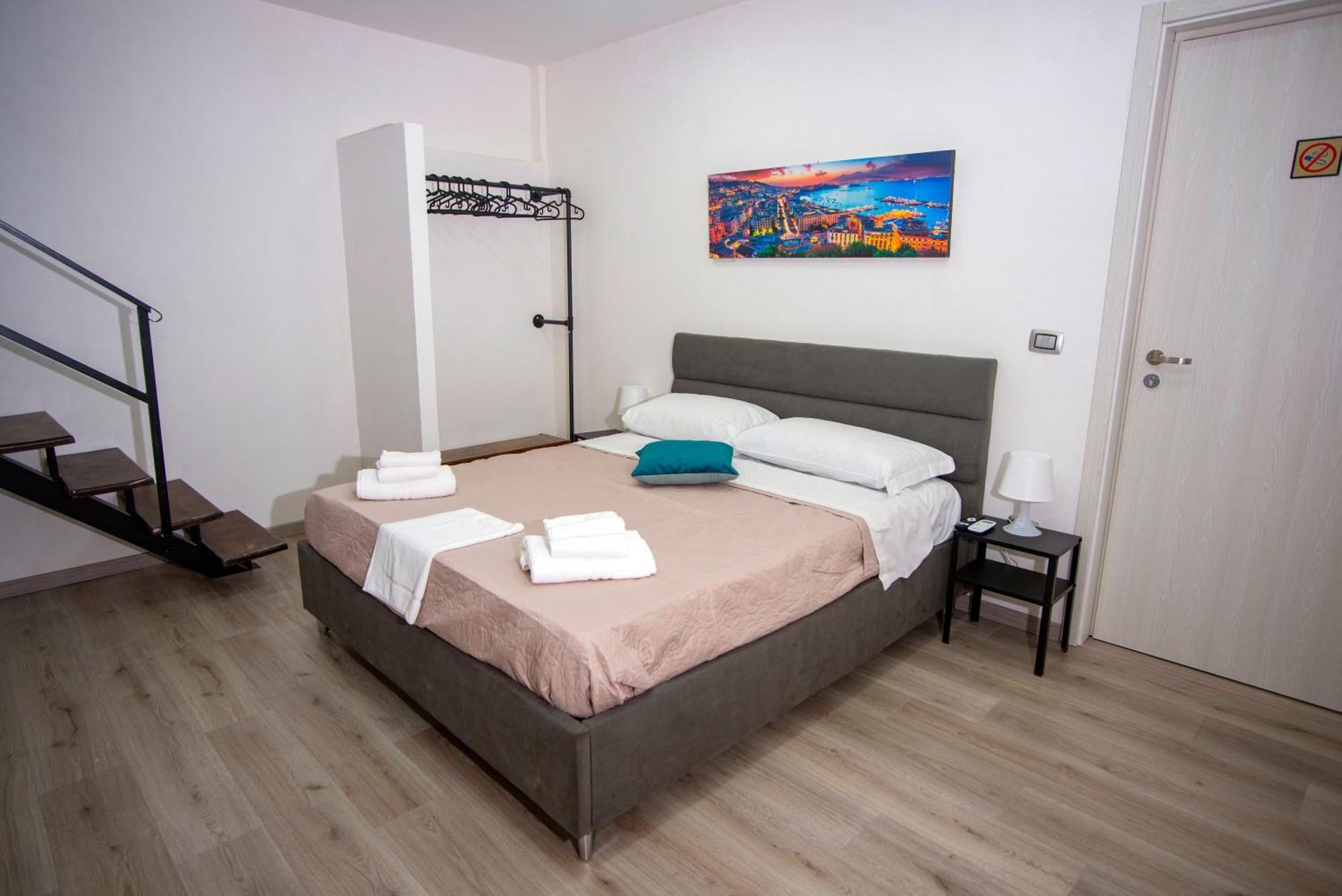 Na City Rooms Napoli Esterno foto