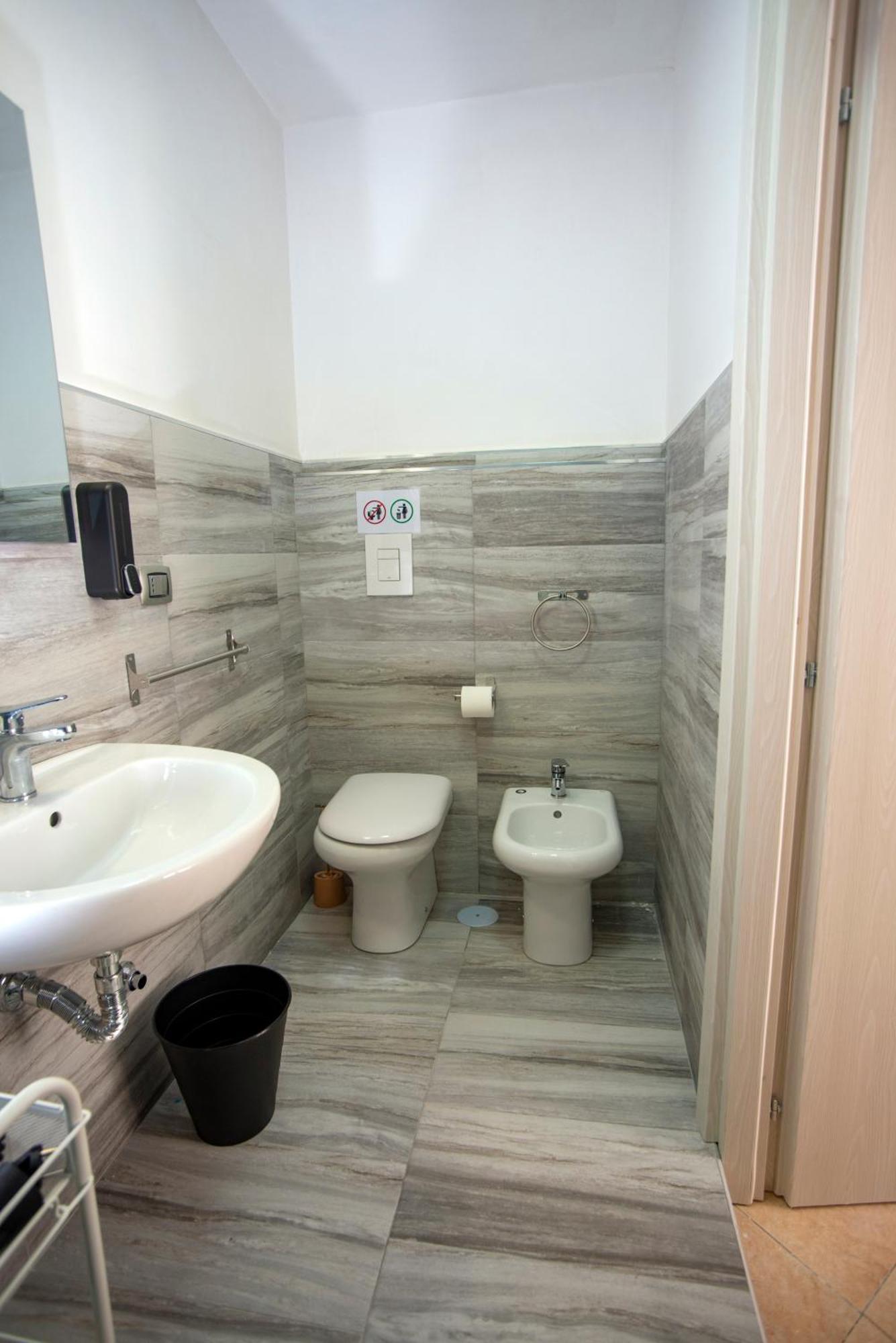 Na City Rooms Napoli Esterno foto