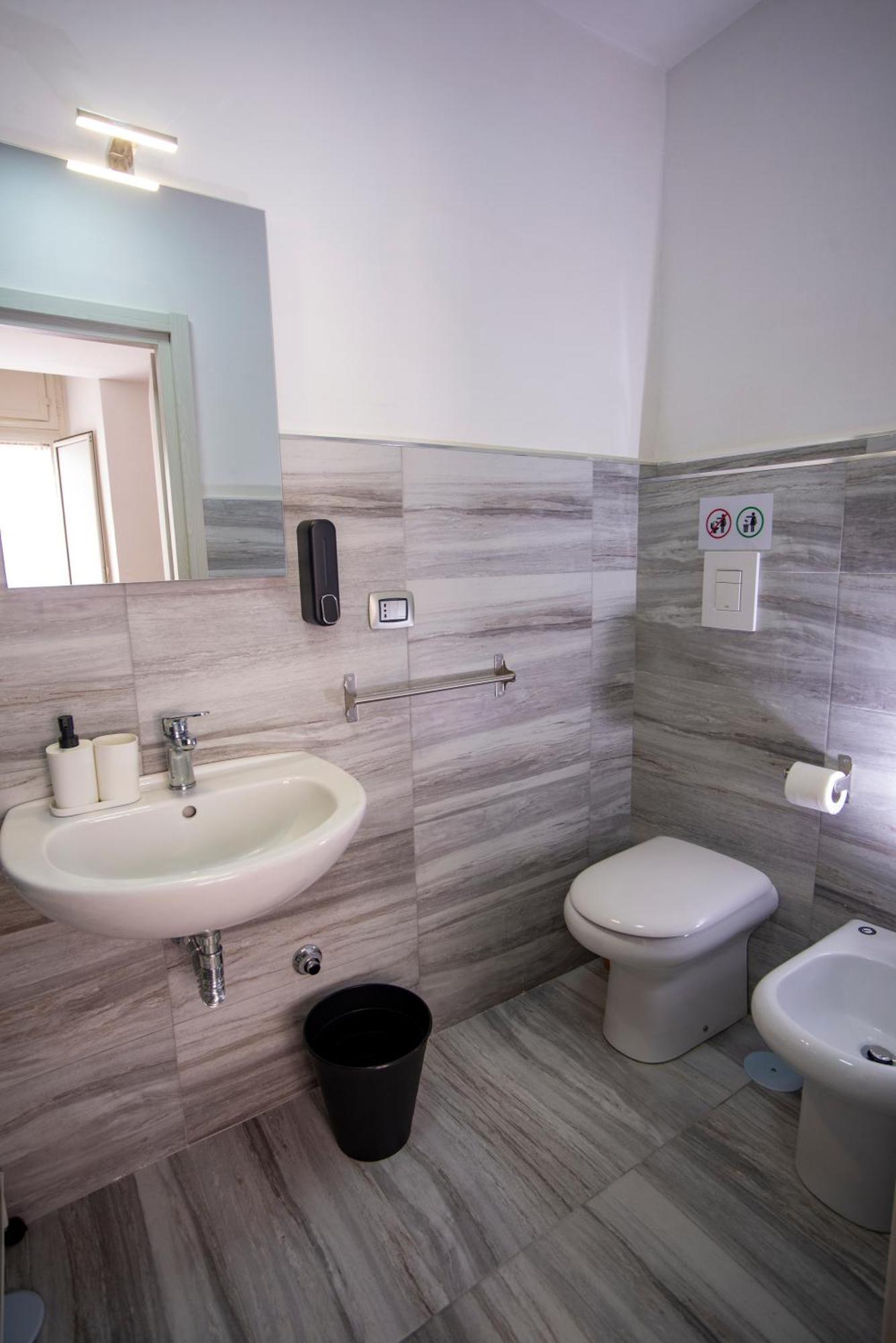 Na City Rooms Napoli Esterno foto