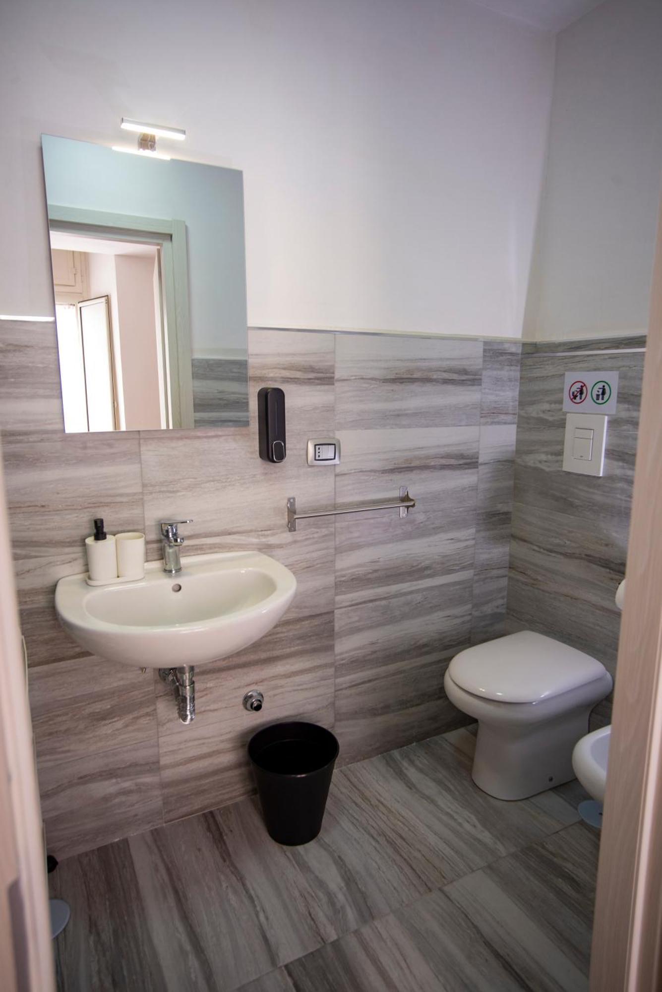 Na City Rooms Napoli Esterno foto