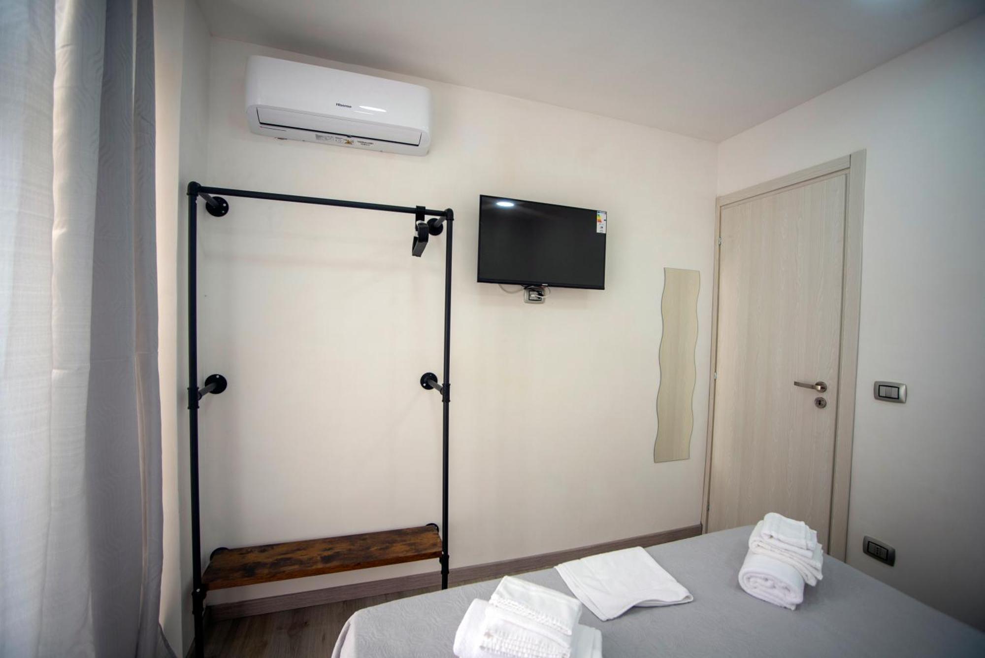 Na City Rooms Napoli Esterno foto