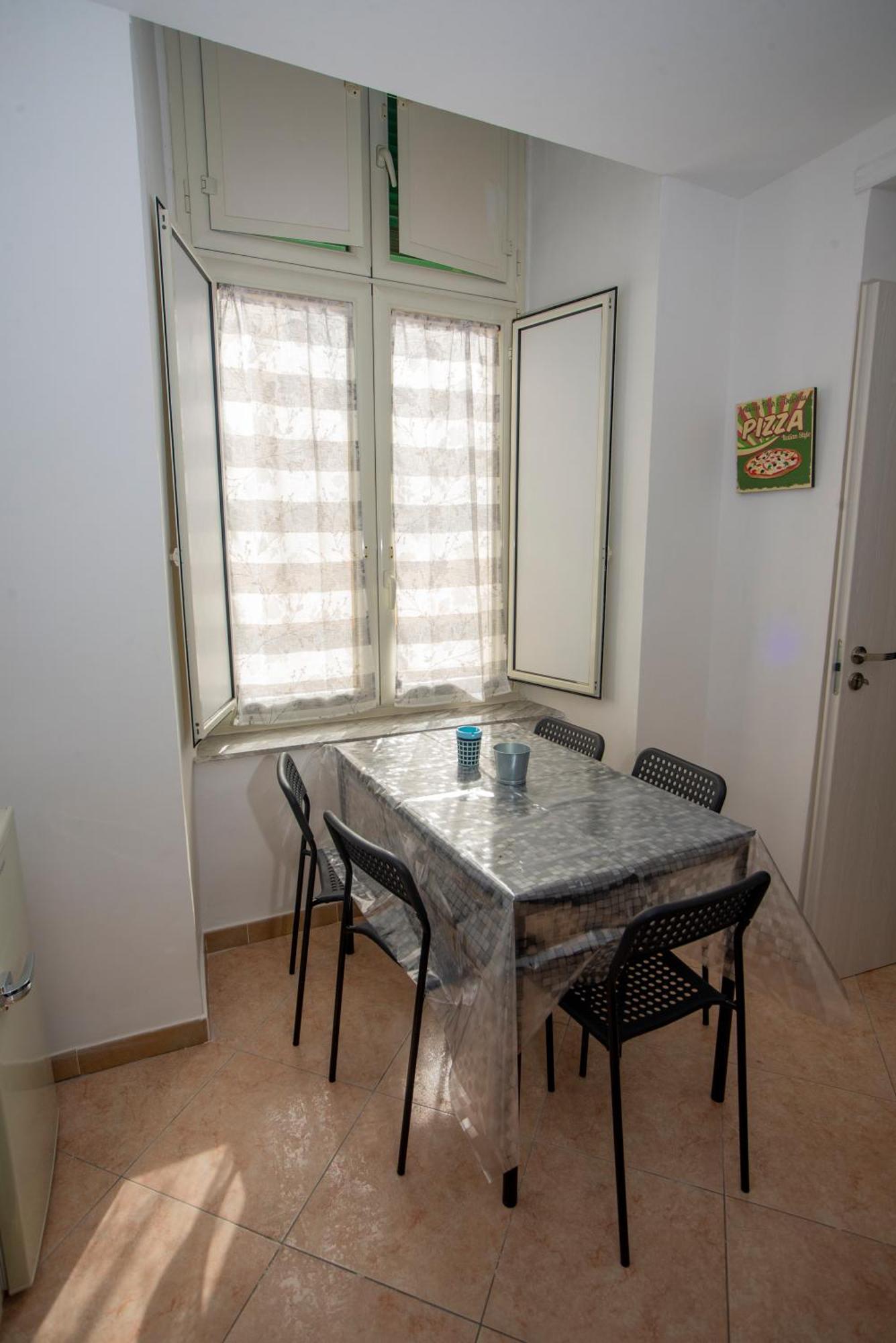 Na City Rooms Napoli Esterno foto