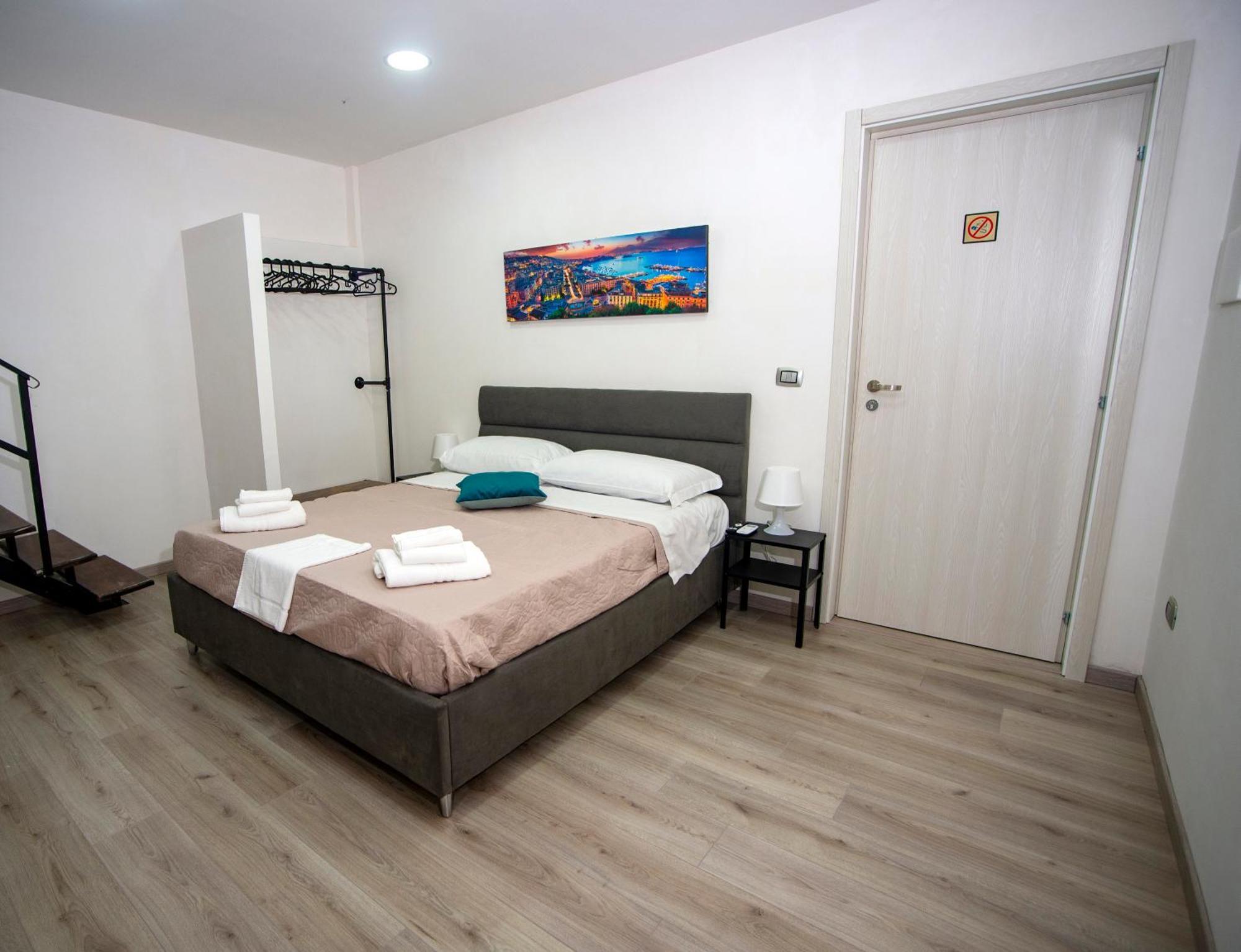 Na City Rooms Napoli Esterno foto